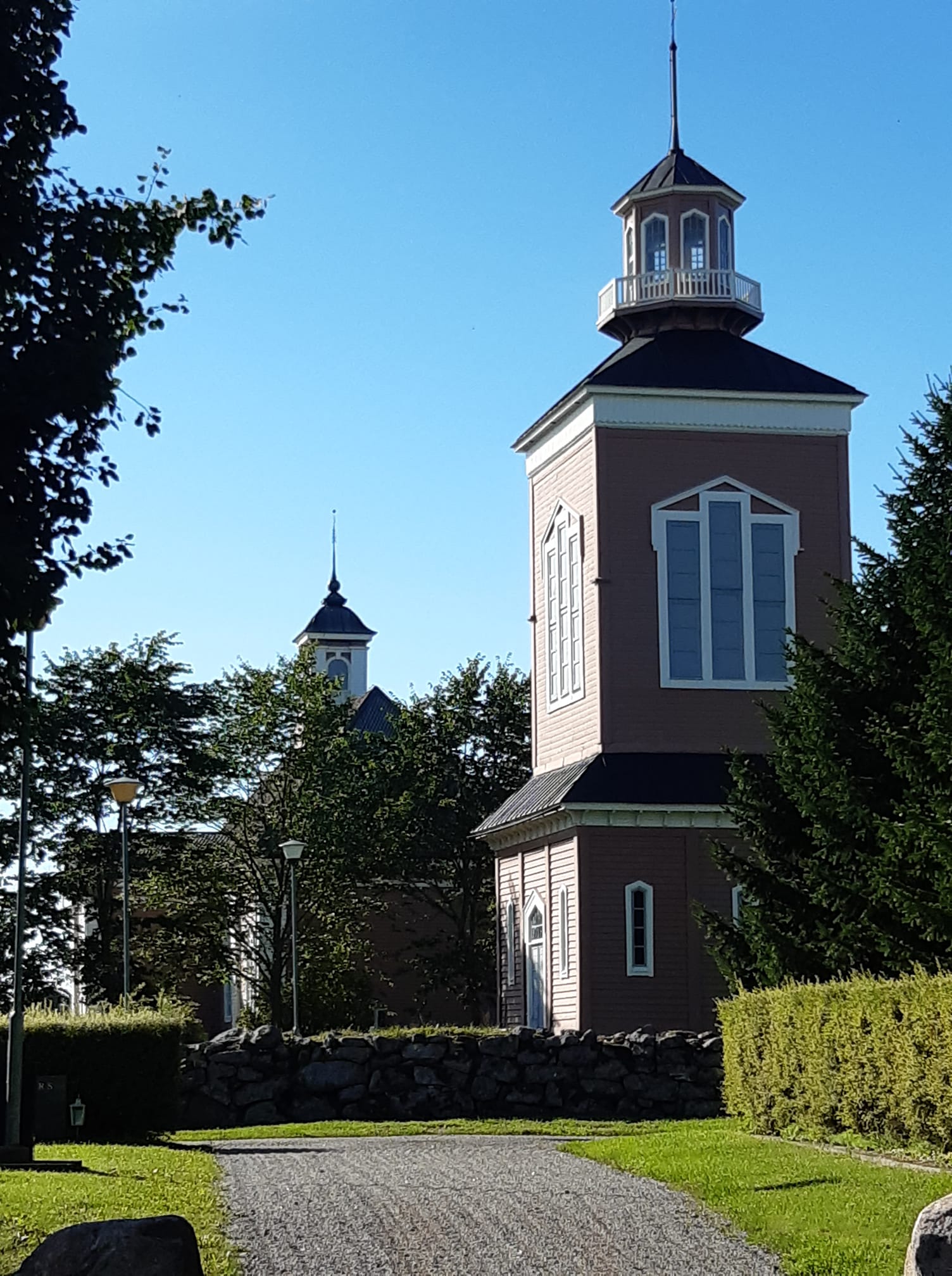 Solf kyrka Klockstapeln och kyrkan i Solf